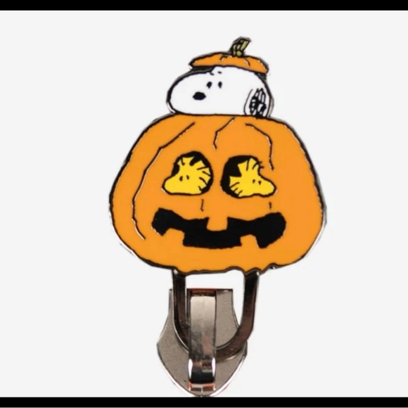 Harvey’s Seatbelt Peanuts Halloween Streamline Backpack / NEW in sealed package
